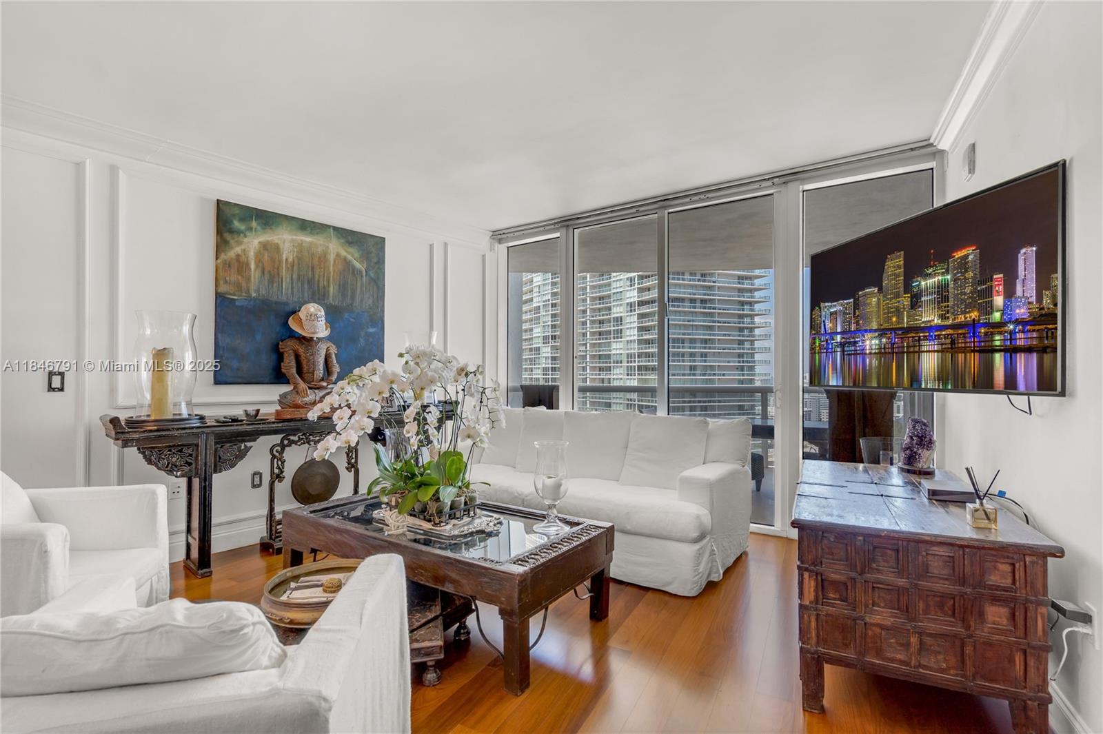 400 Alton Road, Unit 2409 Miami Beach, FL 33139 - Photo 14 of 37