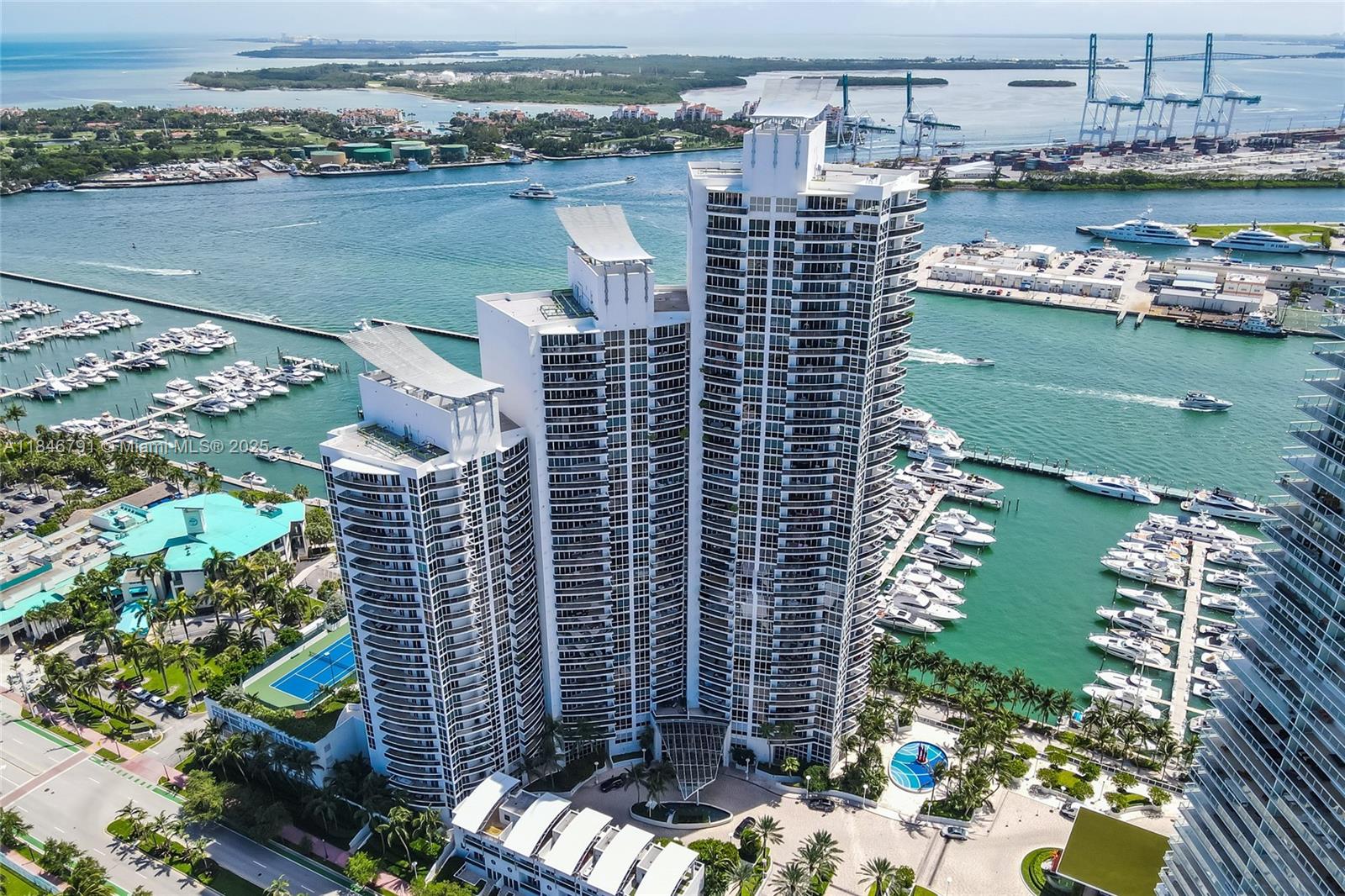 400 Alton Road, Unit 2409 Miami Beach, FL 33139 - Photo 2 of 37