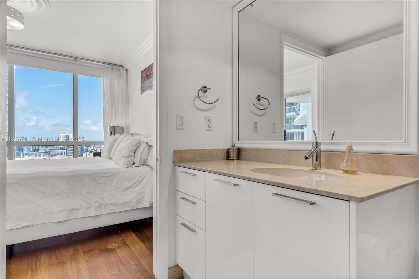 400 Alton Road, Unit 2409 Miami Beach, FL 33139 - Photo 29 of 37