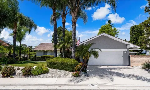 $935,000 | 1807 Vía Palomares, San Dimas, CA 91773
