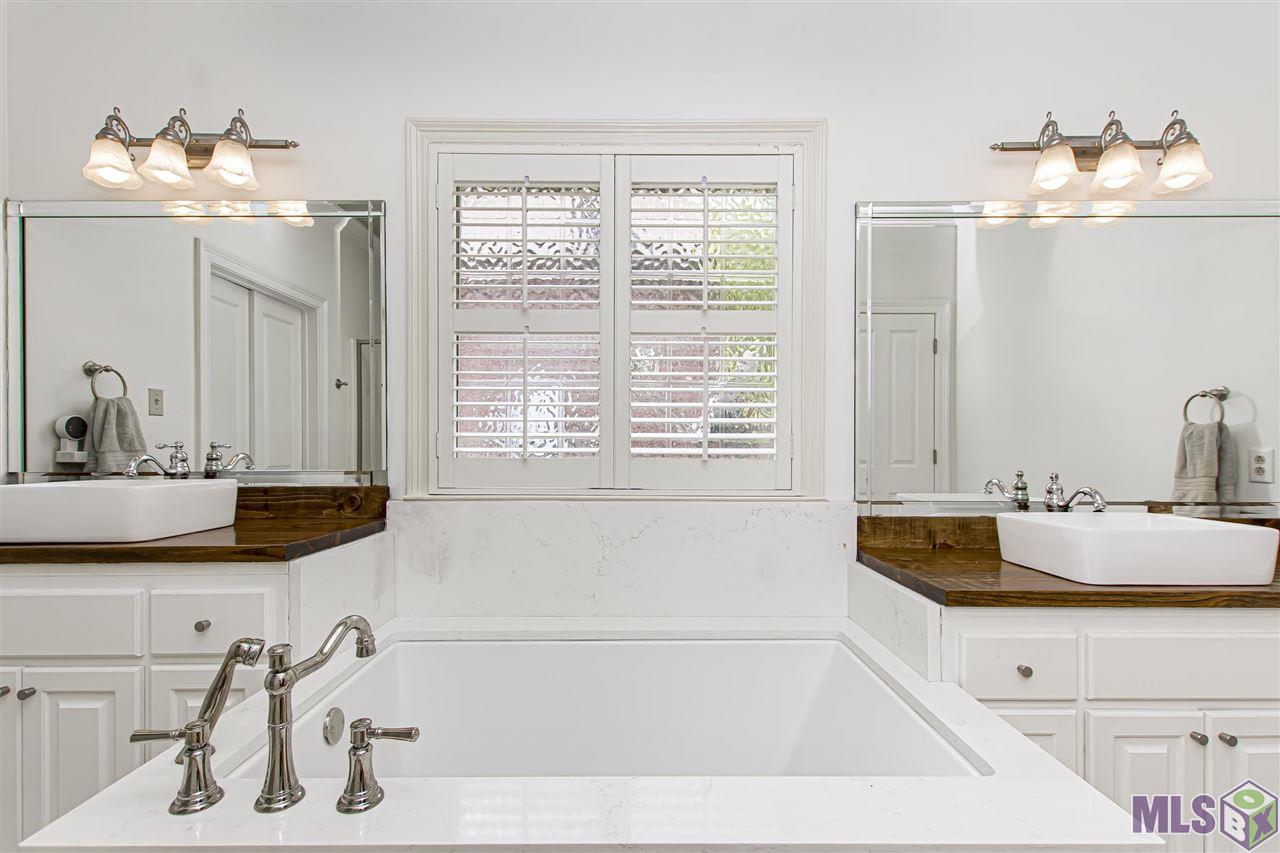 6168 Ridge Way Avenue Baton Rouge, LA 70817 - Photo 24 of 38 Master Bath