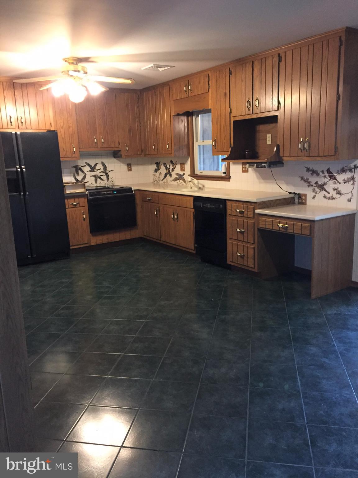 1405 North River Road Halifax, PA 17032 - Photo 6 of 28 Kitchen