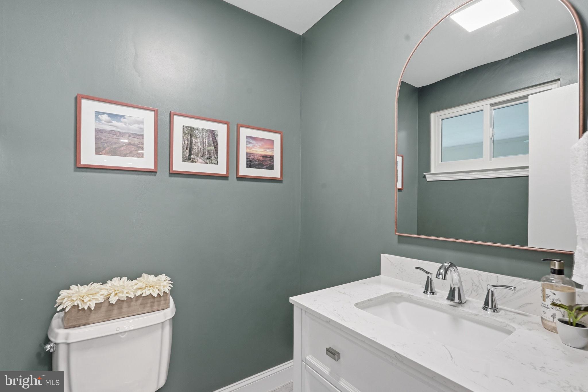 5506 Kempton Drive Springfield, VA 22151 - Photo 9 of 26 Main floor half bath