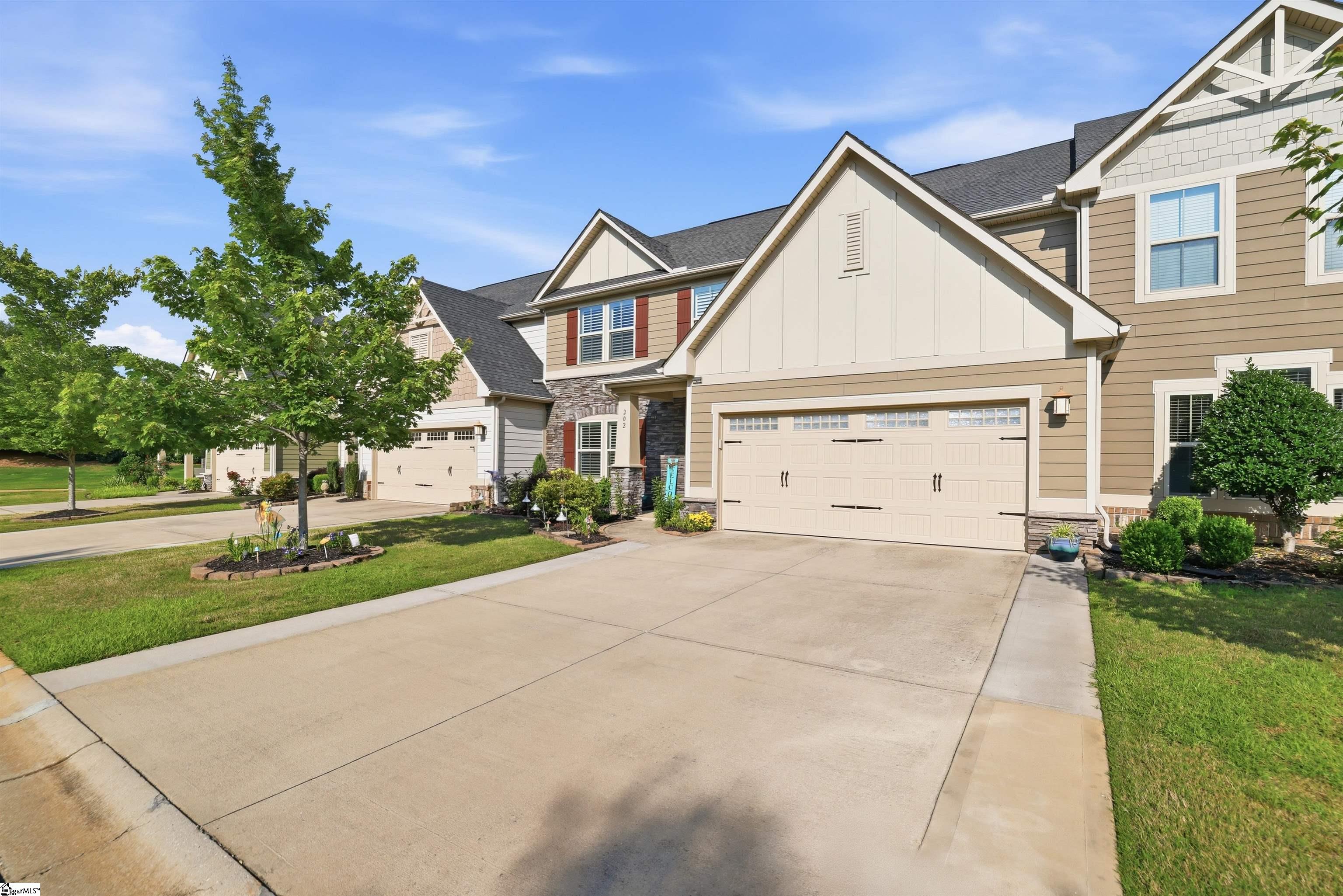 202 Ragin Court Simpsonville, SC 29681 - Photo 2 of 46