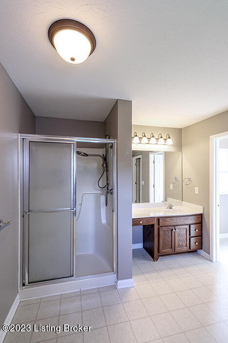 419 Nicholas Ridge Drive Elizabethtown, KY 42701 - Photo 16 of 26 Primary Bath