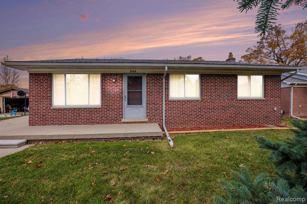 2405 Elmcrest Road Sterling Heights, MI 48310 - Photo 2 of 16