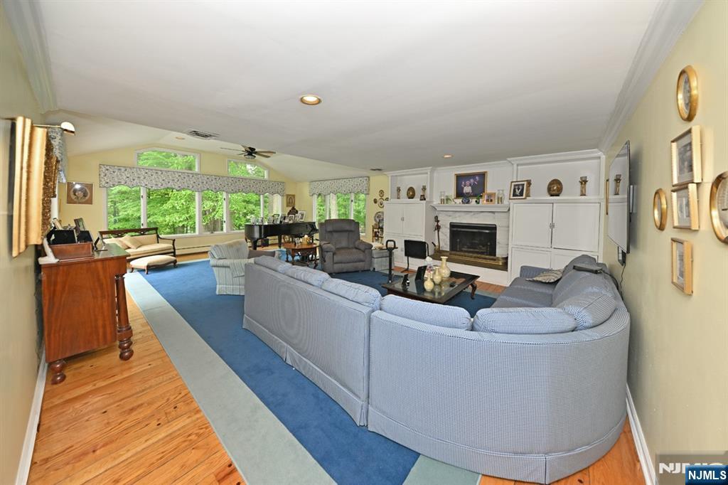 16 Knollwood Road Upper Saddle River, NJ 07458 - Photo 10 of 43