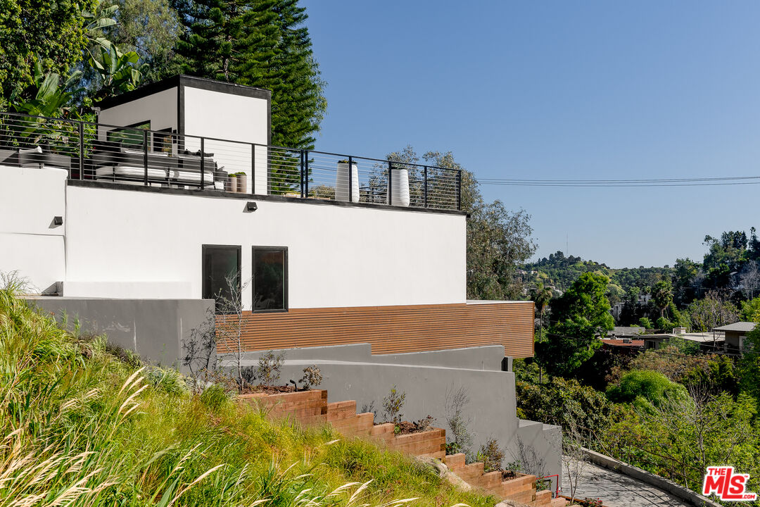 512 Rustic Drive Los Angeles, CA 90065 - Photo 50 of 53 an aerial view of a house with a yard