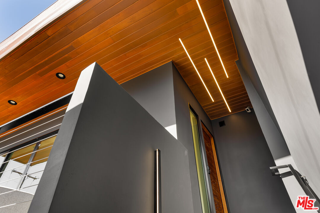 512 Rustic Drive Los Angeles, CA 90065 - Photo 8 of 53 a view of an outdoor space