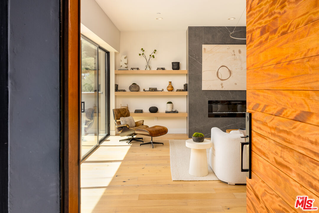 512 Rustic Drive Los Angeles, CA 90065 - Photo 10 of 53