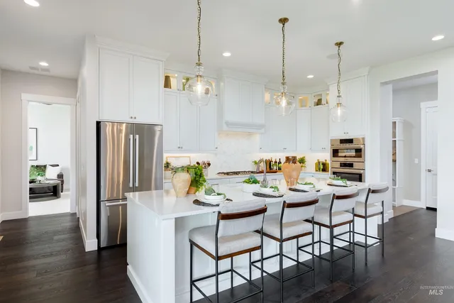 $1,199,999 | 104 South Gresham Way, Eagle, ID 83616