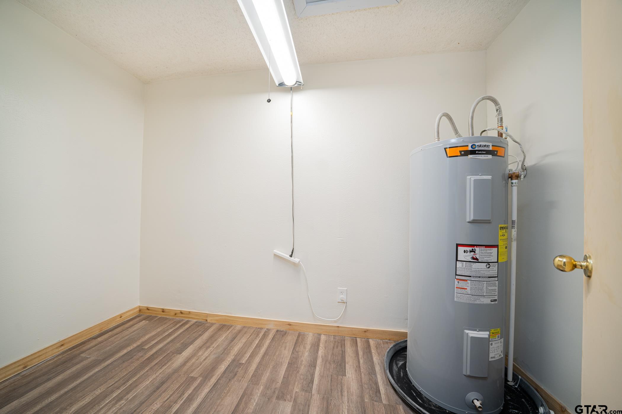 1332 Cr 4840 Mount Mount Pleasant, TX 75455 - Photo 6 of 38 a view of bathroom