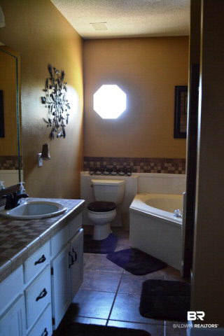 649 Southern Way Daphne, AL 36527 - Photo 17 of 29 Master Bathroom