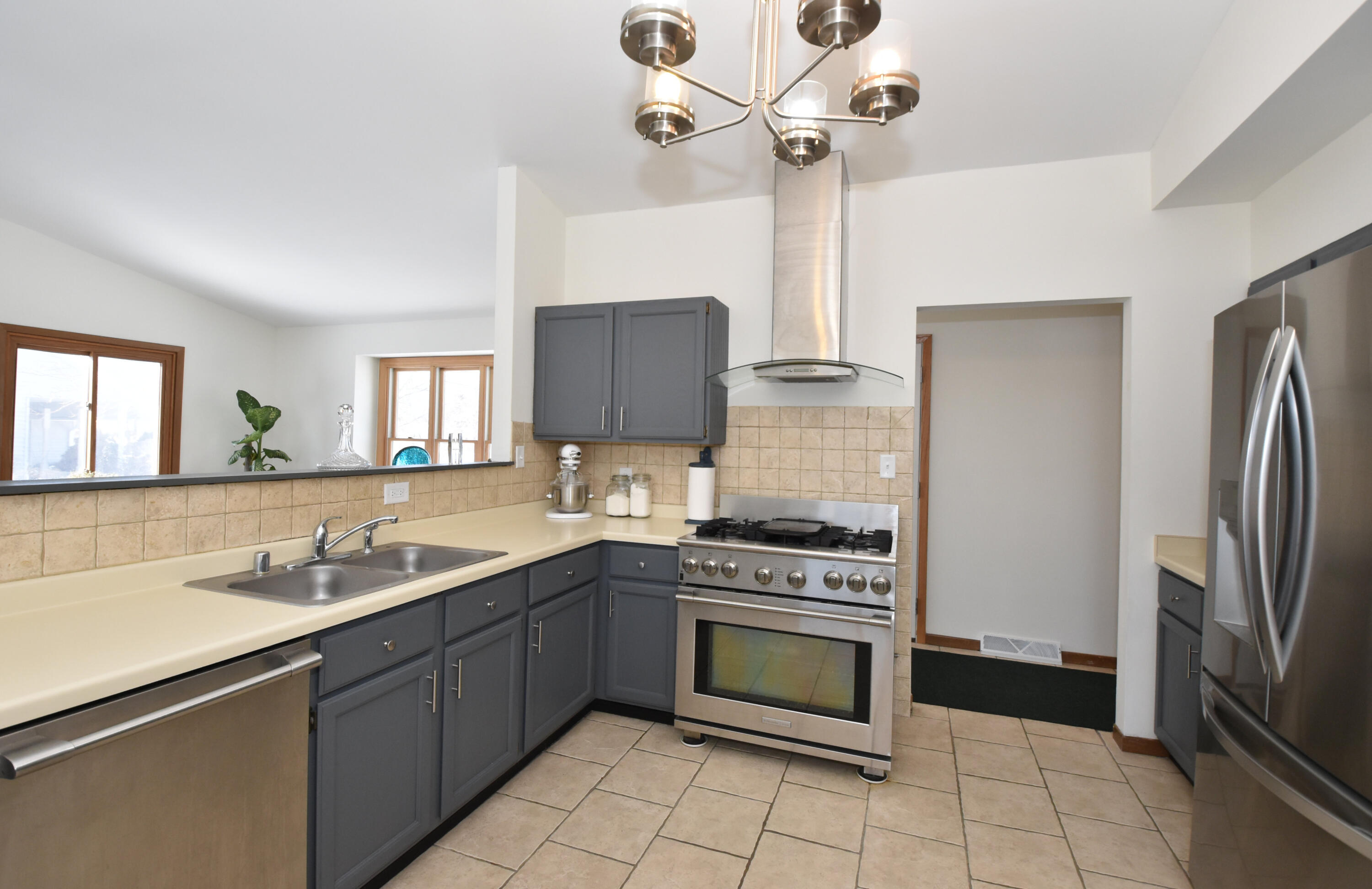 7904 South 67th Street Franklin, WI 53132 - Photo 12 of 36 MMG_0036
