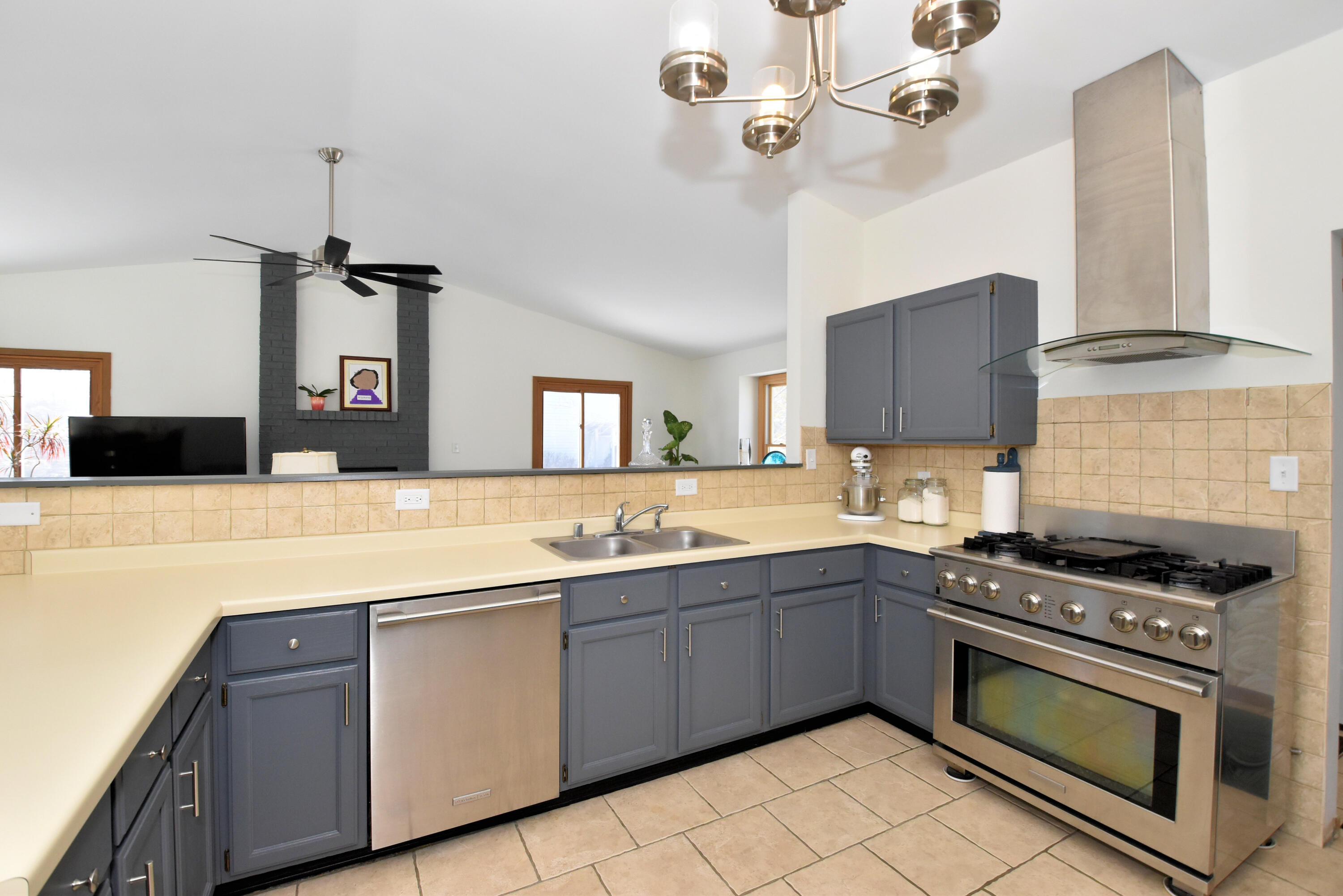 7904 South 67th Street Franklin, WI 53132 - Photo 13 of 36 MMG_0038