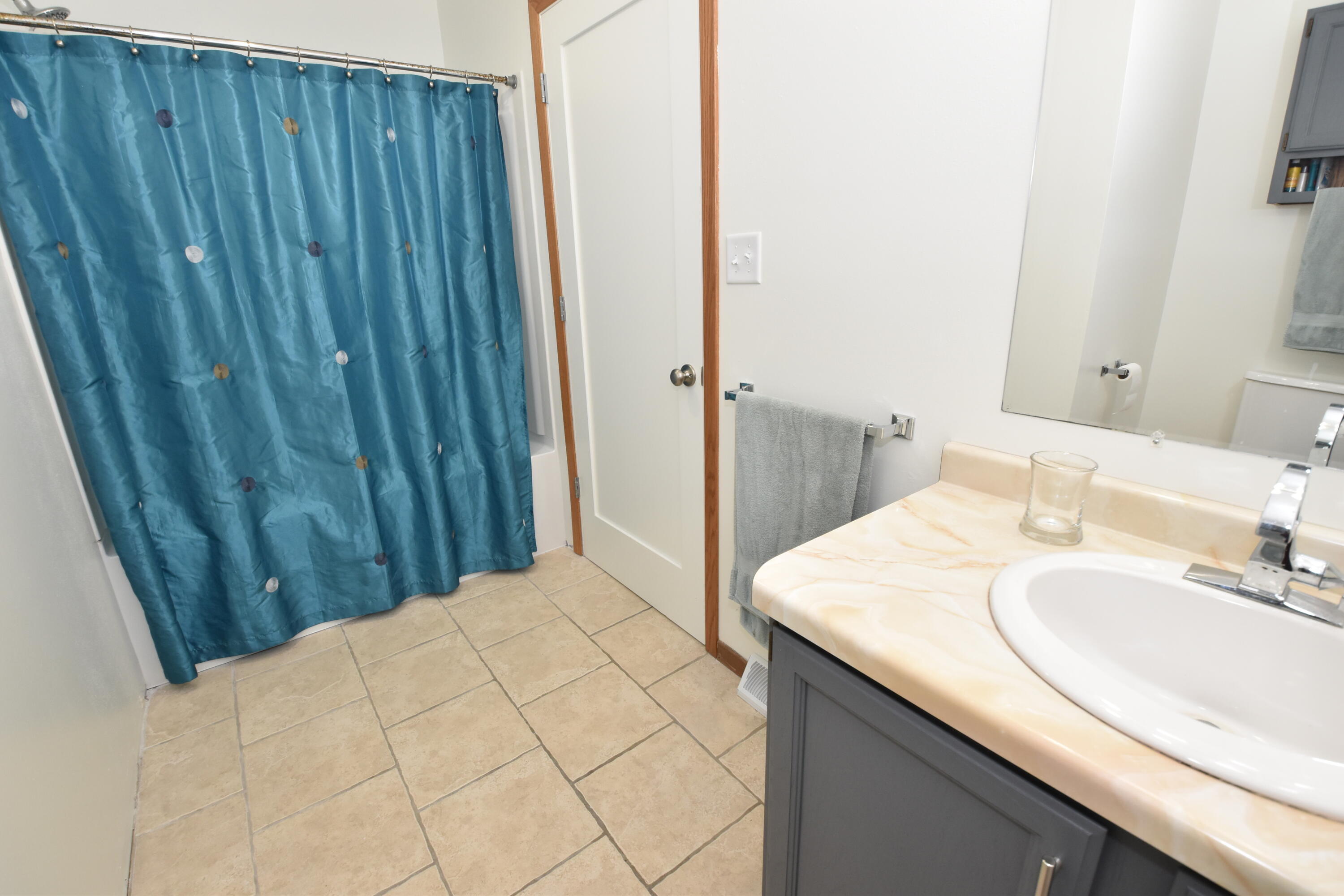 7904 South 67th Street Franklin, WI 53132 - Photo 24 of 36 Bath