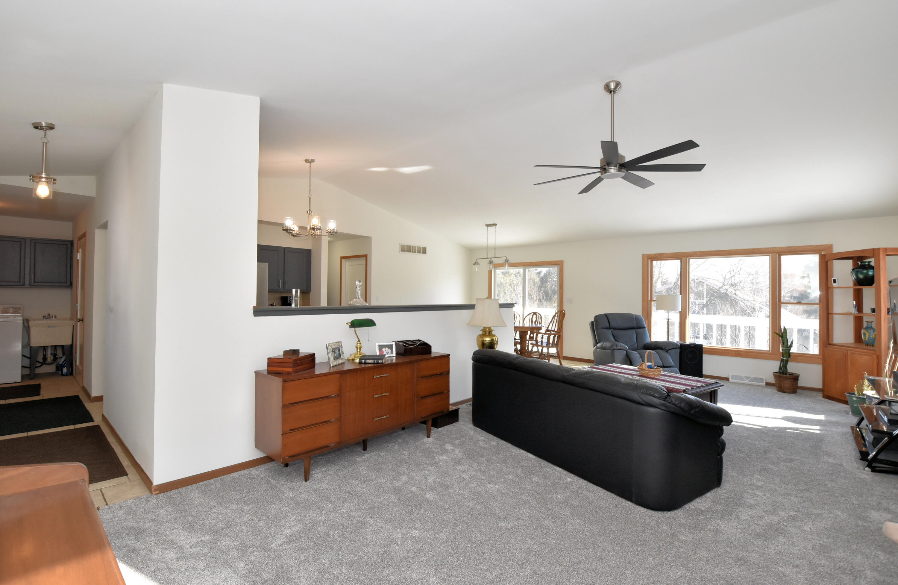 7904 South 67th Street Franklin, WI 53132 - Photo 9 of 36 Living Room