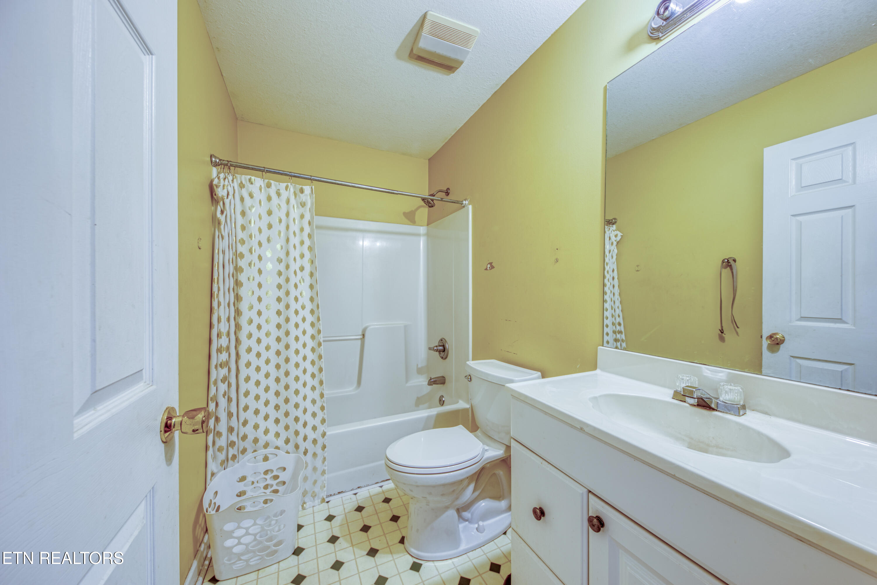 157 Acorn Drive Corryton, TN 37721 - Photo 12 of 24 bathroom