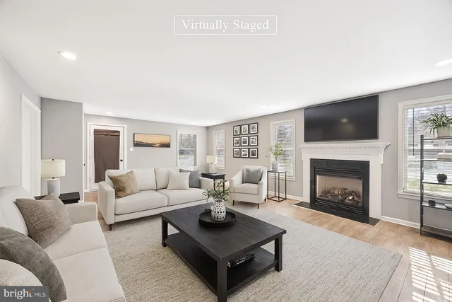 $438,000 | 936 Meetinghouse Road, Upper Chichester, PA 19061