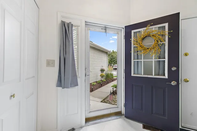 $290,000 | 368 Maidstone Court, Unit 368, Schaumburg, IL 60107