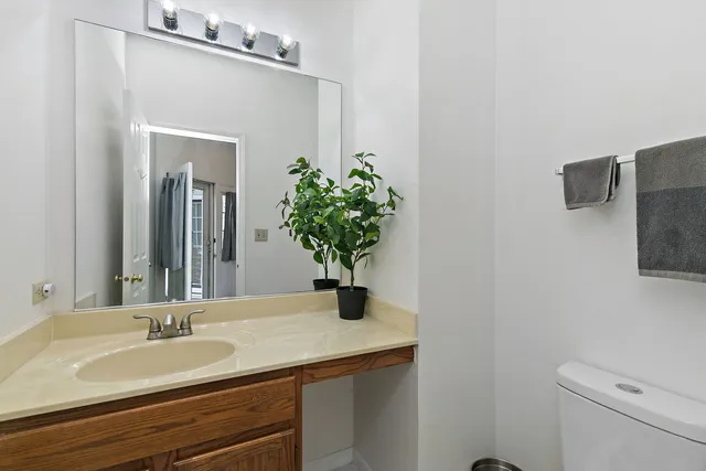 $290,000 | 368 Maidstone Court, Unit 368, Schaumburg, IL 60107