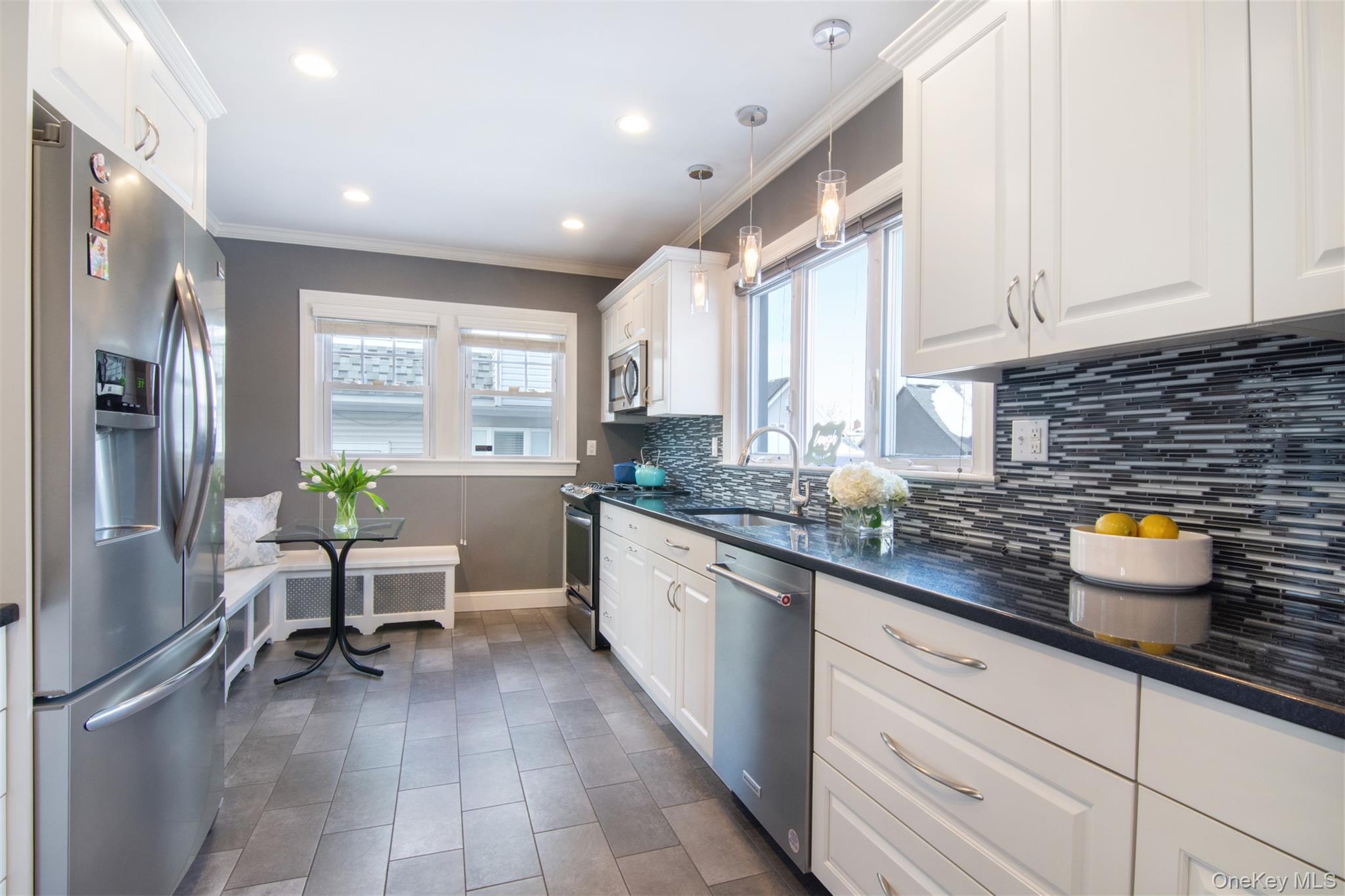 110 Buckingham Road Yonkers, NY 10701 - Photo 5 of 28