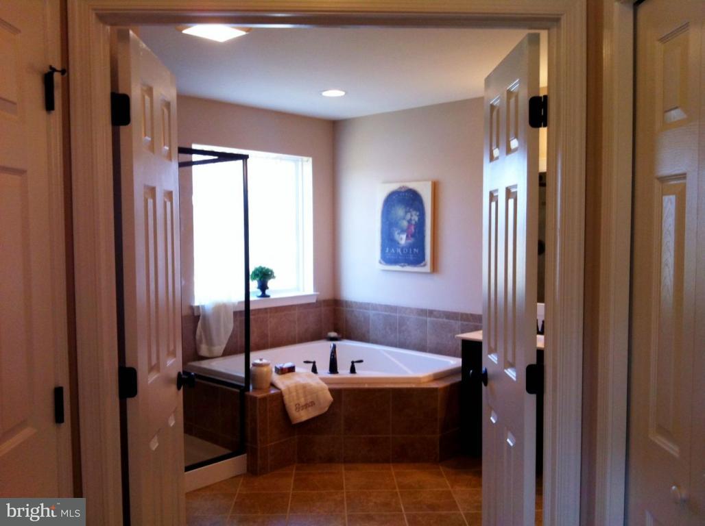 2290 Pullman Road, Unit 20 Lancaster, PA 17601 - Photo 4 of 10