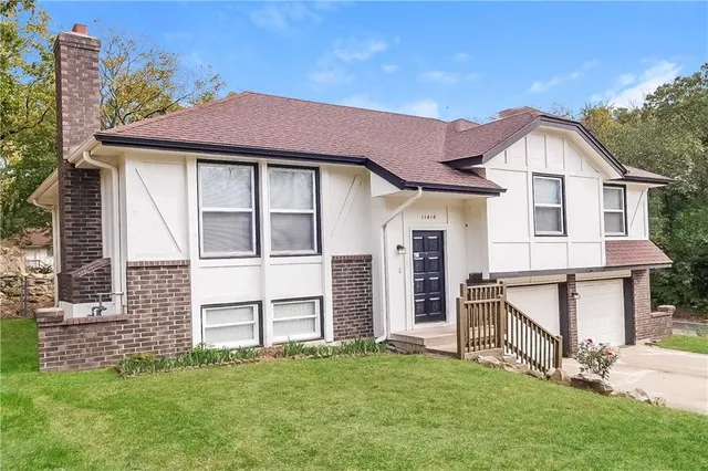 $2,065 | 11416 East 69th Street, Raytown, MO 64133