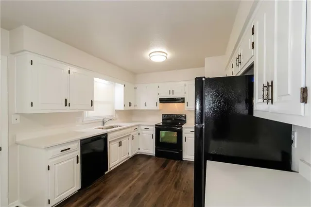 $2,065 | 11416 East 69th Street, Raytown, MO 64133