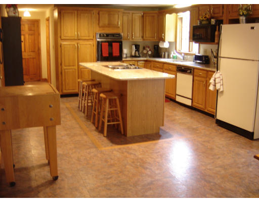 54 Lindor Road North Reading, MA 01864 - Photo 3 of 11 Gallery Image 3