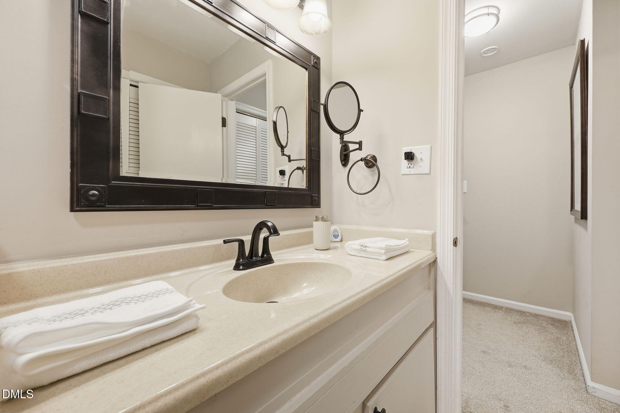 3733 Yorktown Place, Unit 3733 Raleigh, NC 27609 - Photo 20 of 28 42-web-or-mls-IMG_9305