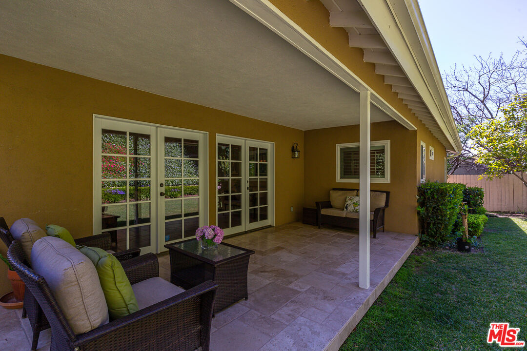 811 Jacon Way Pacific Palisades, CA 90272 - Photo 25 of 25 a view of a house with backyard in front of it