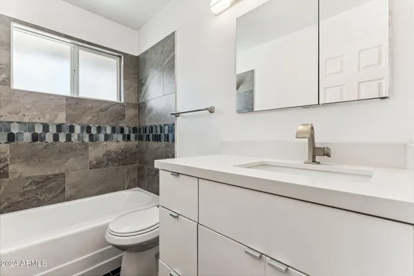 $1,400 | 502 East Roanoke Avenue, Unit 3, Phoenix, AZ 85012