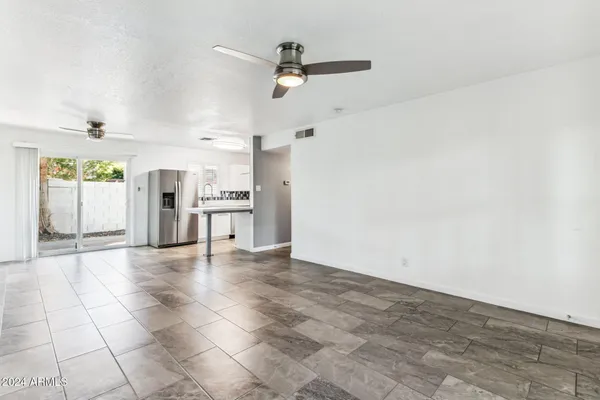 $1,400 | 502 East Roanoke Avenue, Unit 3, Phoenix, AZ 85012