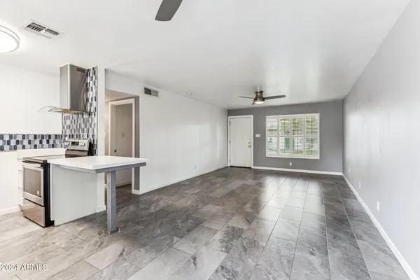 $1,400 | 502 East Roanoke Avenue, Unit 3, Phoenix, AZ 85012