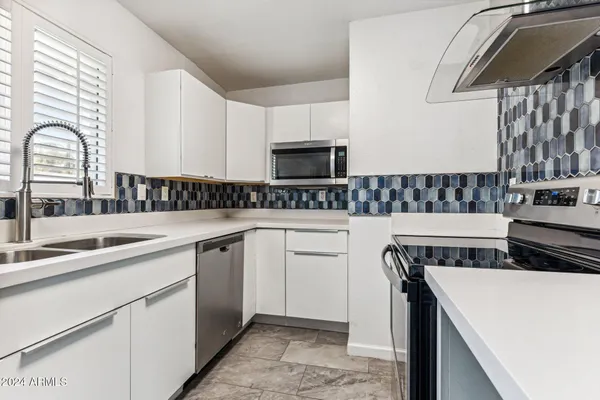 $1,400 | 502 East Roanoke Avenue, Unit 3, Phoenix, AZ 85012