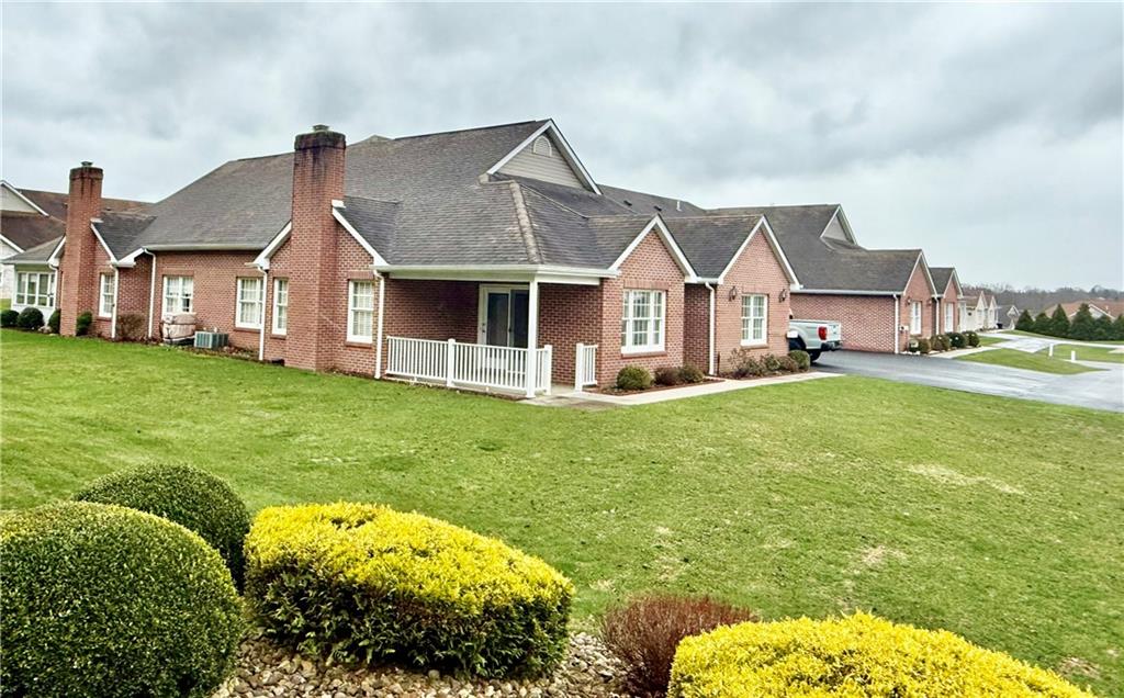194 Wood Hawk Lane Butler, PA 16001 - Photo 2 of 31