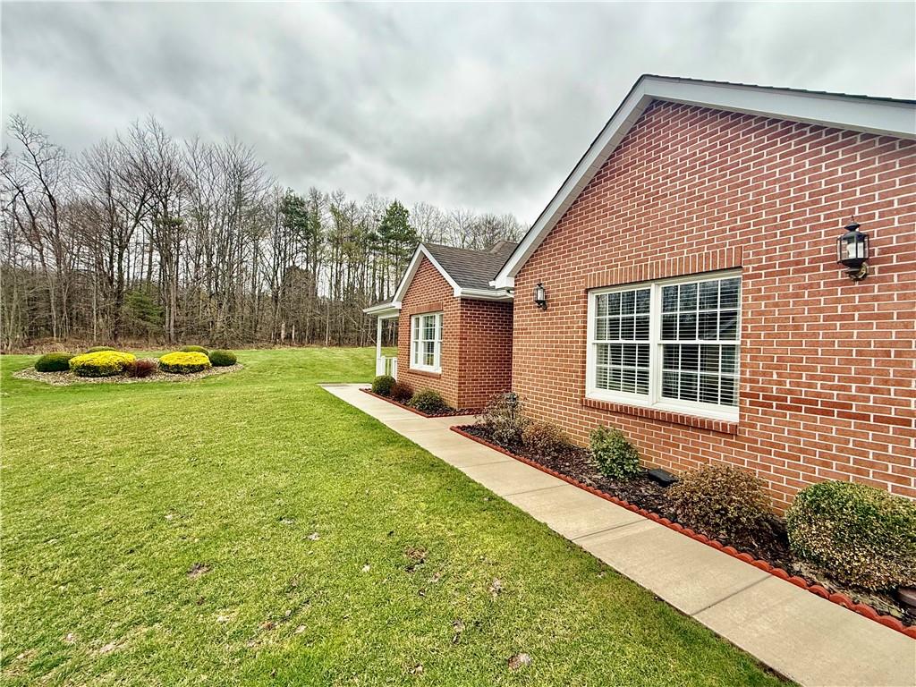 194 Wood Hawk Lane Butler, PA 16001 - Photo 3 of 31