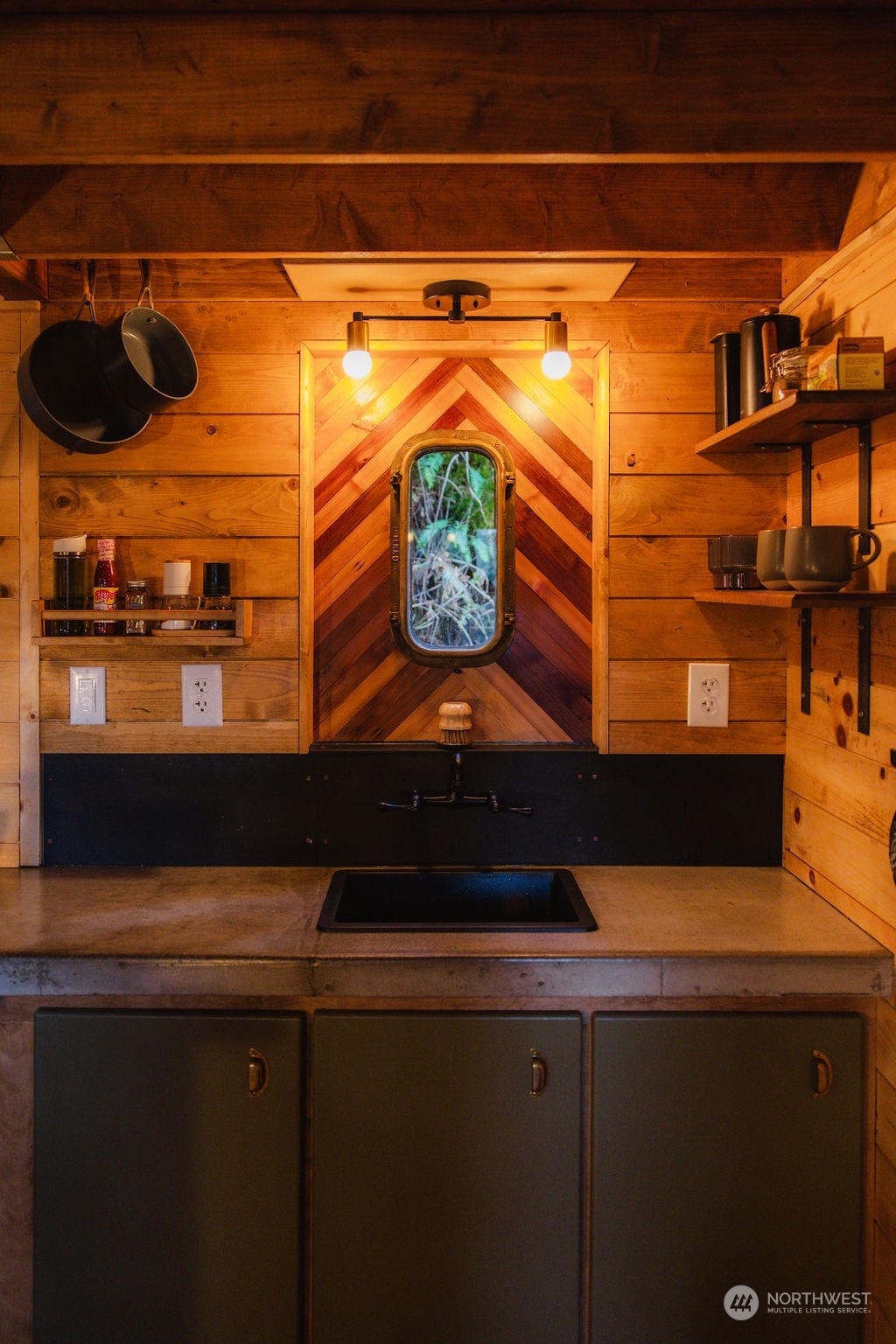 51822 South Riverside Road Gold Bar, WA 98251 - Photo 21 of 40 a close view of utility room