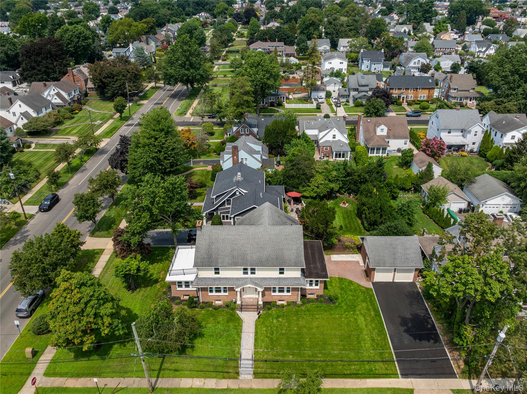 220 Pomander Road Mineola, NY 11501 - Photo 21 of 24 Gallery Image 21