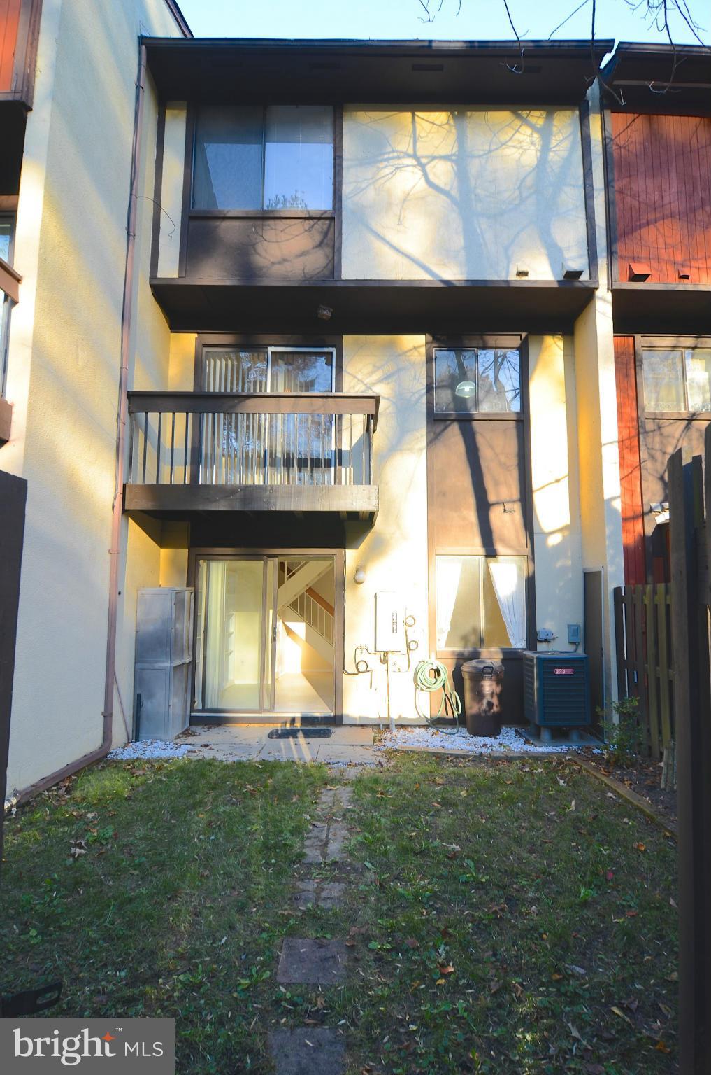 2216 Cartwright Place Reston, VA 20191 - Photo 22 of 29 Exterior (Rear)