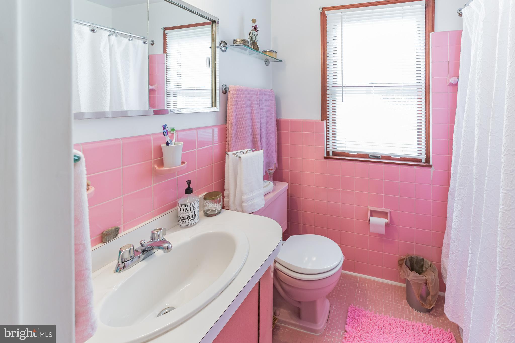 1518 Blackrock Road Swarthmore, PA 19081 - Photo 22 of 31 Second Flr Bath