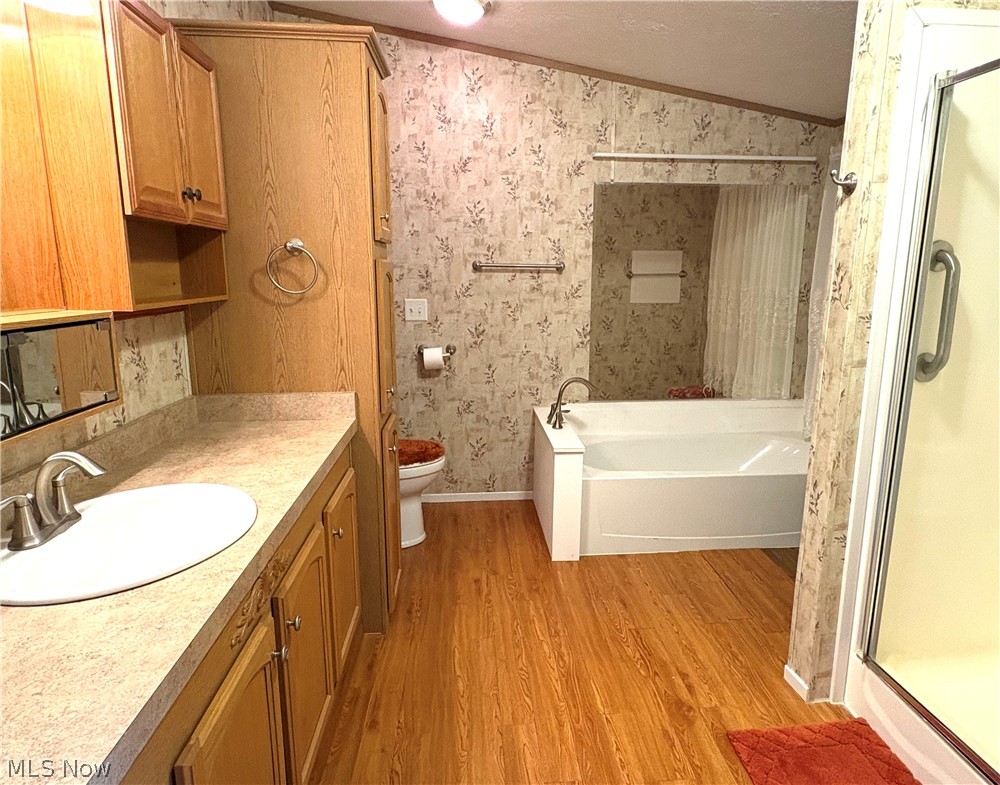 5852 Cleveland Road, Unit 22 Wooster, OH 44691 - Photo 27 of 35 Separate large tub and shower.