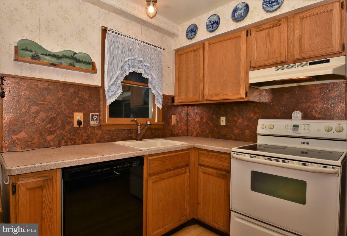 1892 Little Road Perkiomenville, PA 18074 - Photo 15 of 38 Kitchen