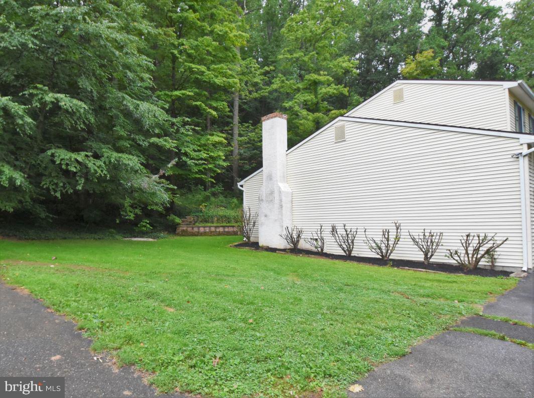 1892 Little Road Perkiomenville, PA 18074 - Photo 6 of 38 Side View