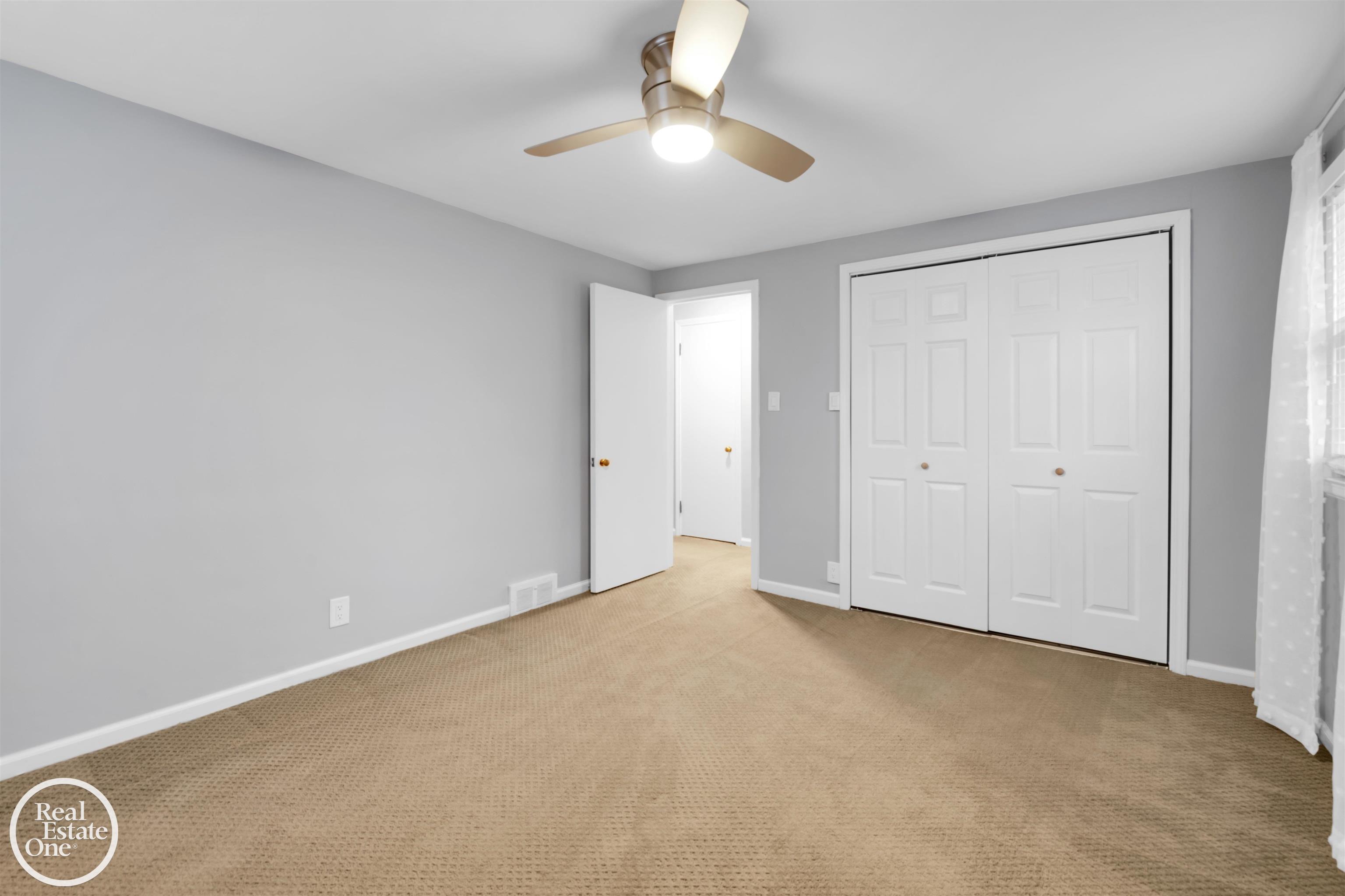 1989 Littlestone Road Grosse Pointe, MI 48236 - Photo 17 of 29 50135369-d22603f2-4b76-45fe-a4ff-dddd7b0e9b97.JPG