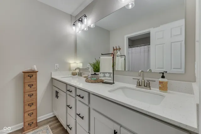 $649,900 | 2159 Somerset Drive, Franklin, IN 46131