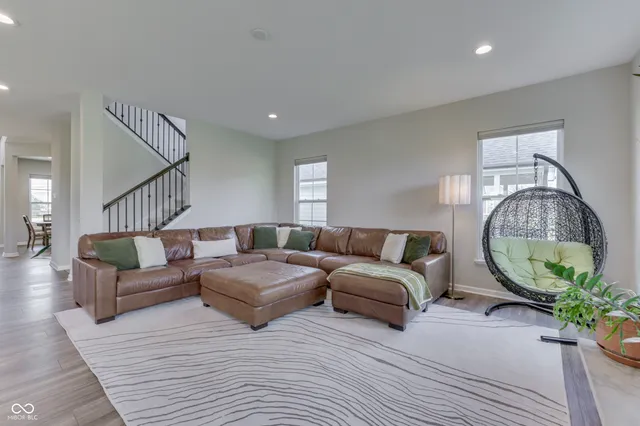 $649,900 | 2159 Somerset Drive, Franklin, IN 46131