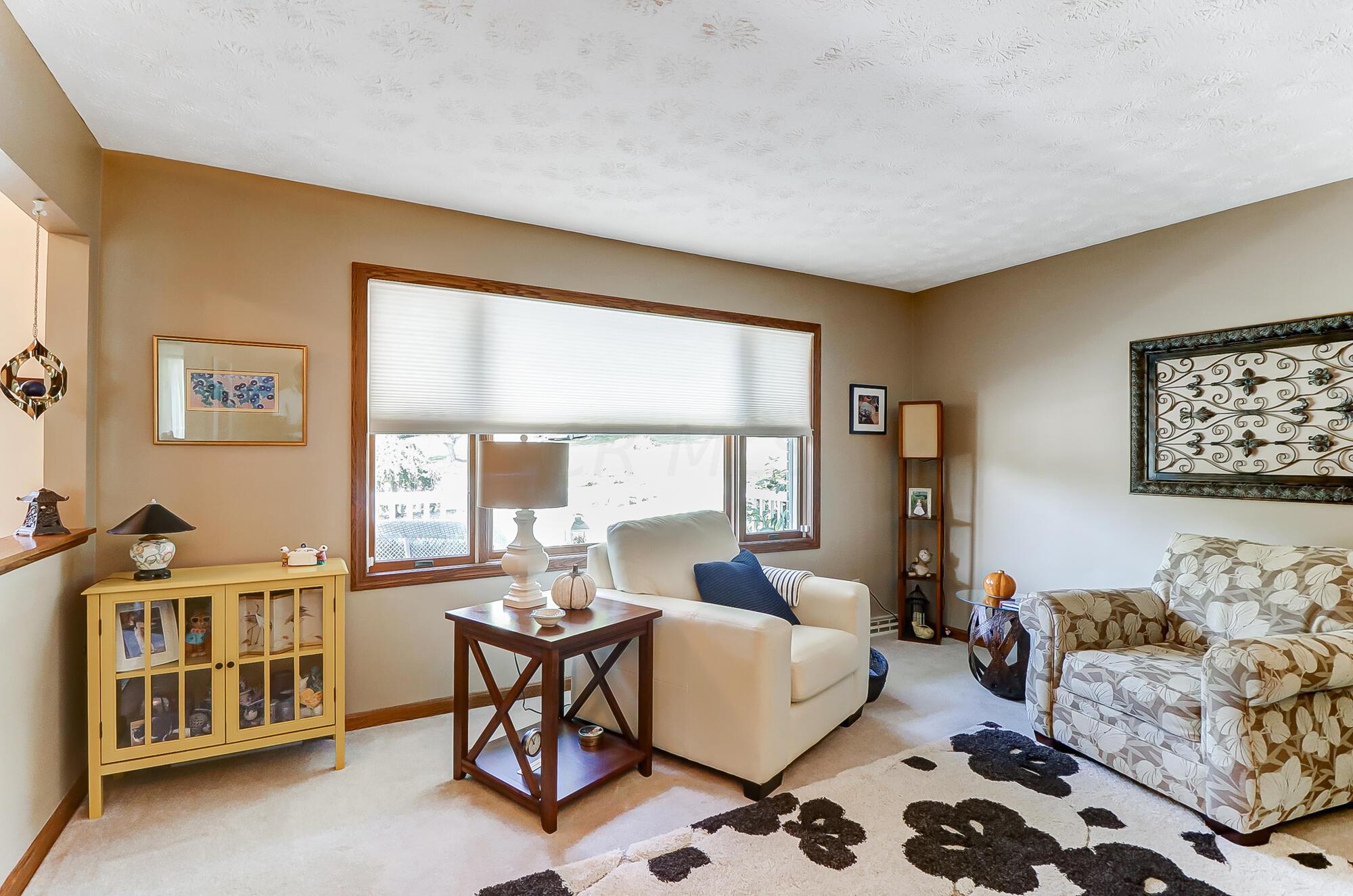 1000 Forest Hills Road Heath, OH 43056 - Photo 10 of 48 Living Room