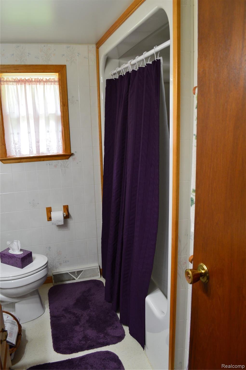 5245 Wilder Road Vassar, MI 48768 - Photo 17 of 40 Bathroom 1 (5245 Wilder Rd. Vassar)